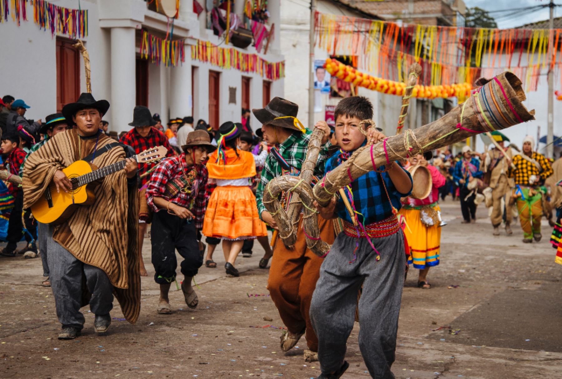 La ciudad de Andahuaylas se apresta a celebrar, el próximo 14 y 15 de marzo, la XVIII edición del Pukllay, el eufórico y genuino “Carnaval originario del Perú”. ANDINA/Difusión