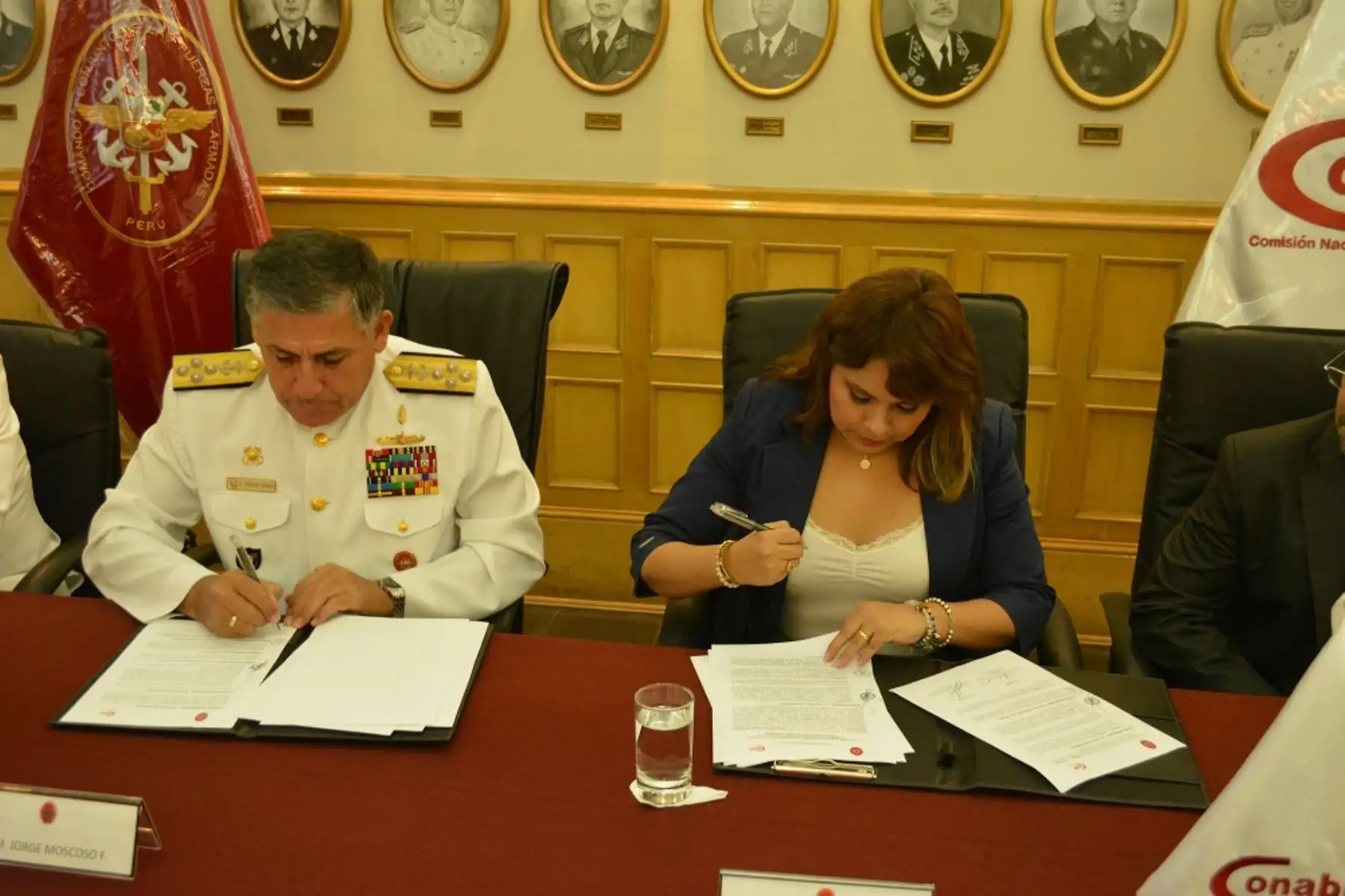 Conabi y CCFFAA acuerdan luchar contra la corrupción y el crimen organizado. Foto: Difusión.