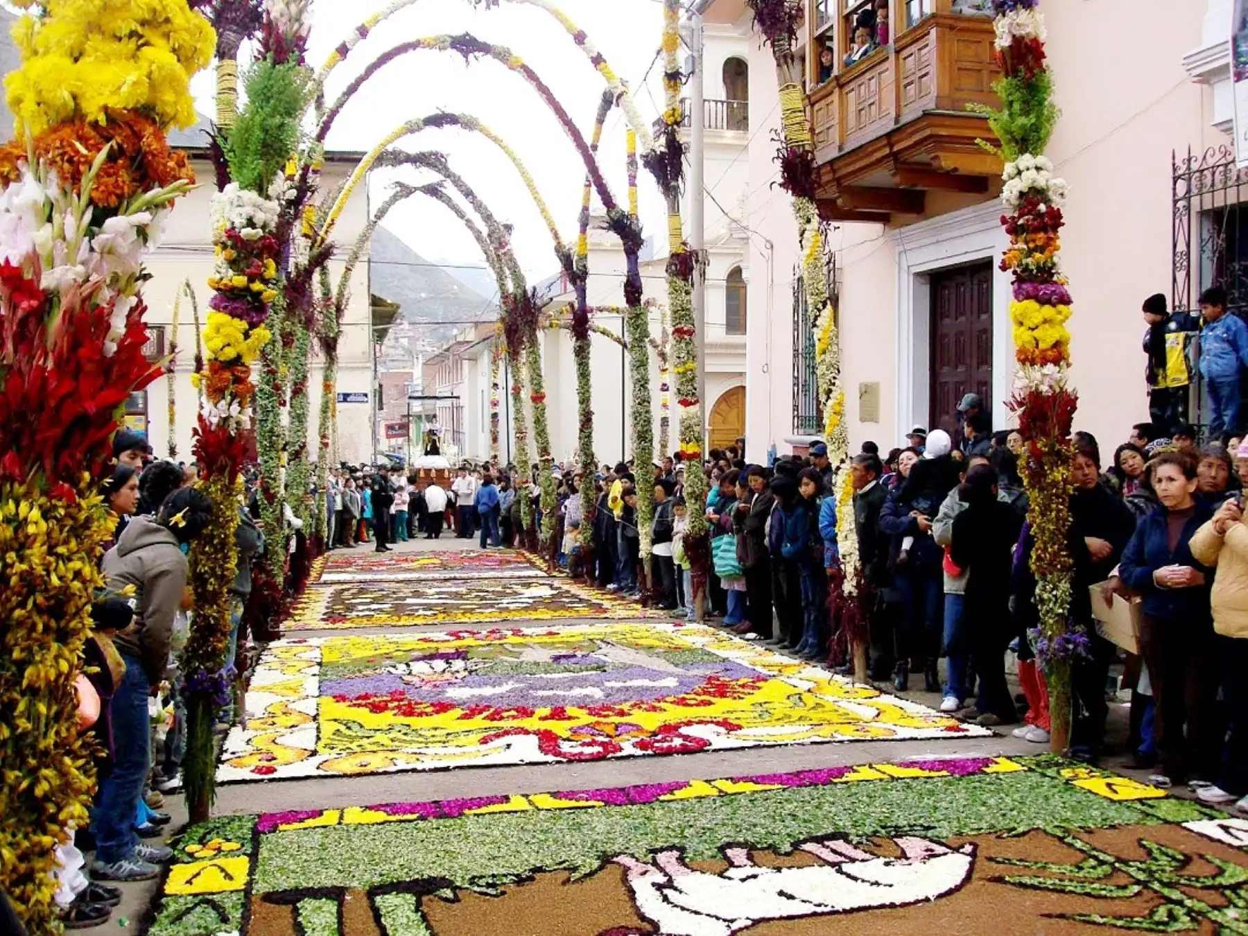 Los próximos feriados no laborables en todo el país tienen una connotación religiosa, la Semana Santa. Serán el jueves 17 de abril (Jueves Santo) y el viernes 18 de abril (Viernes Santo), oportunidad de descanso y reflexión para el mundo católico