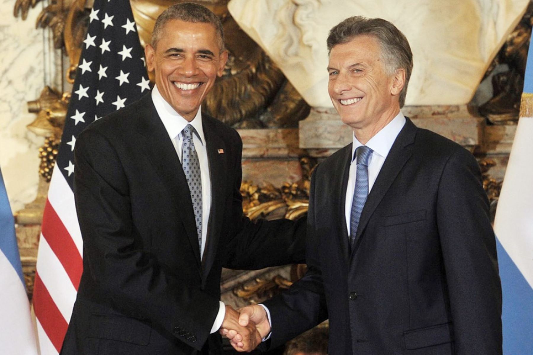 Presidente de Estados Unidos Barack Obama saluda a su homólogo de Argentina, Mauricio Macri. Difusión