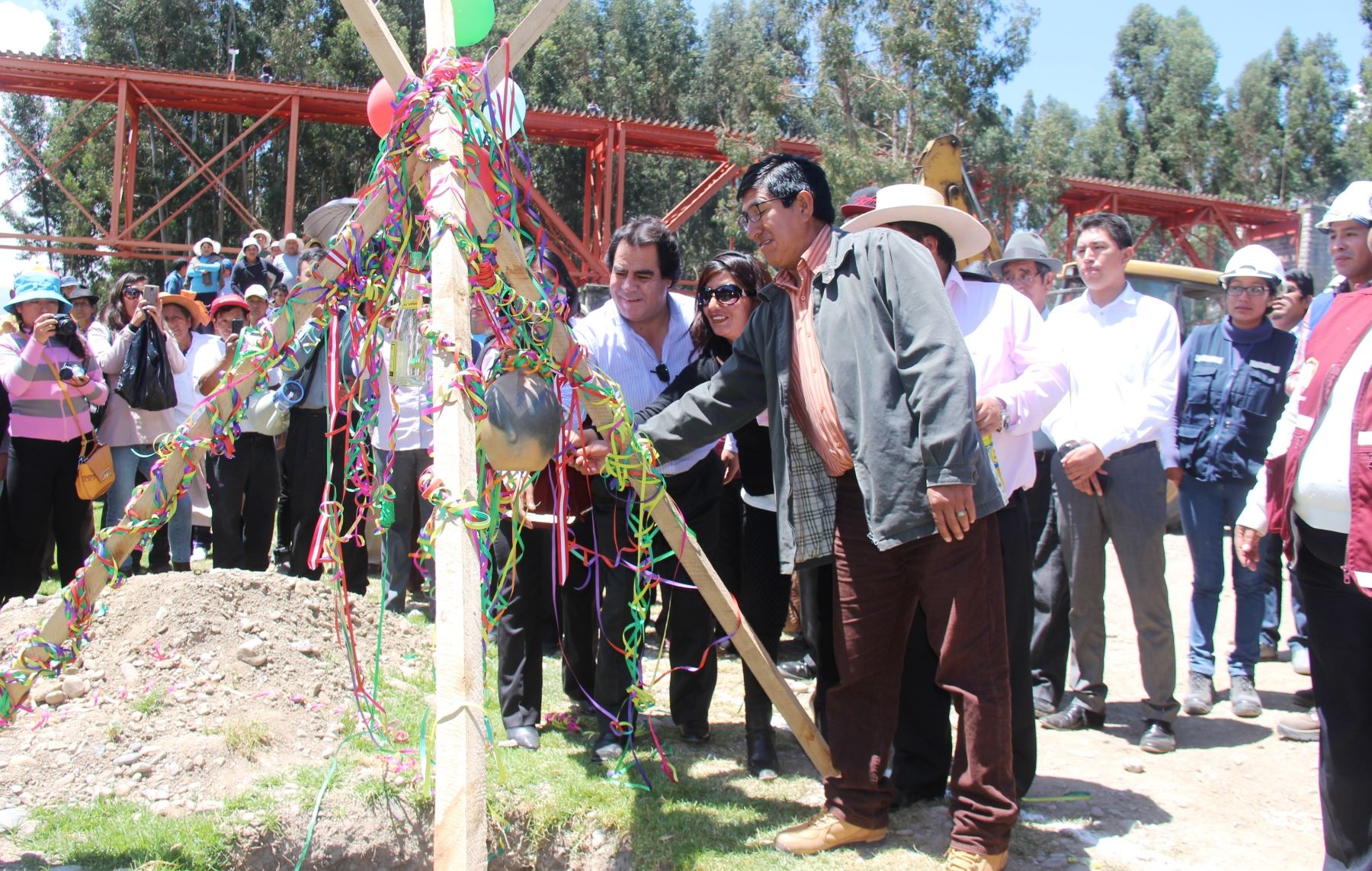 Autoridades de Huancayo, Huancán y Huayucachi dieron inicio a las obras de instalación de puente modular. ANDINA/Pedro Tinoco