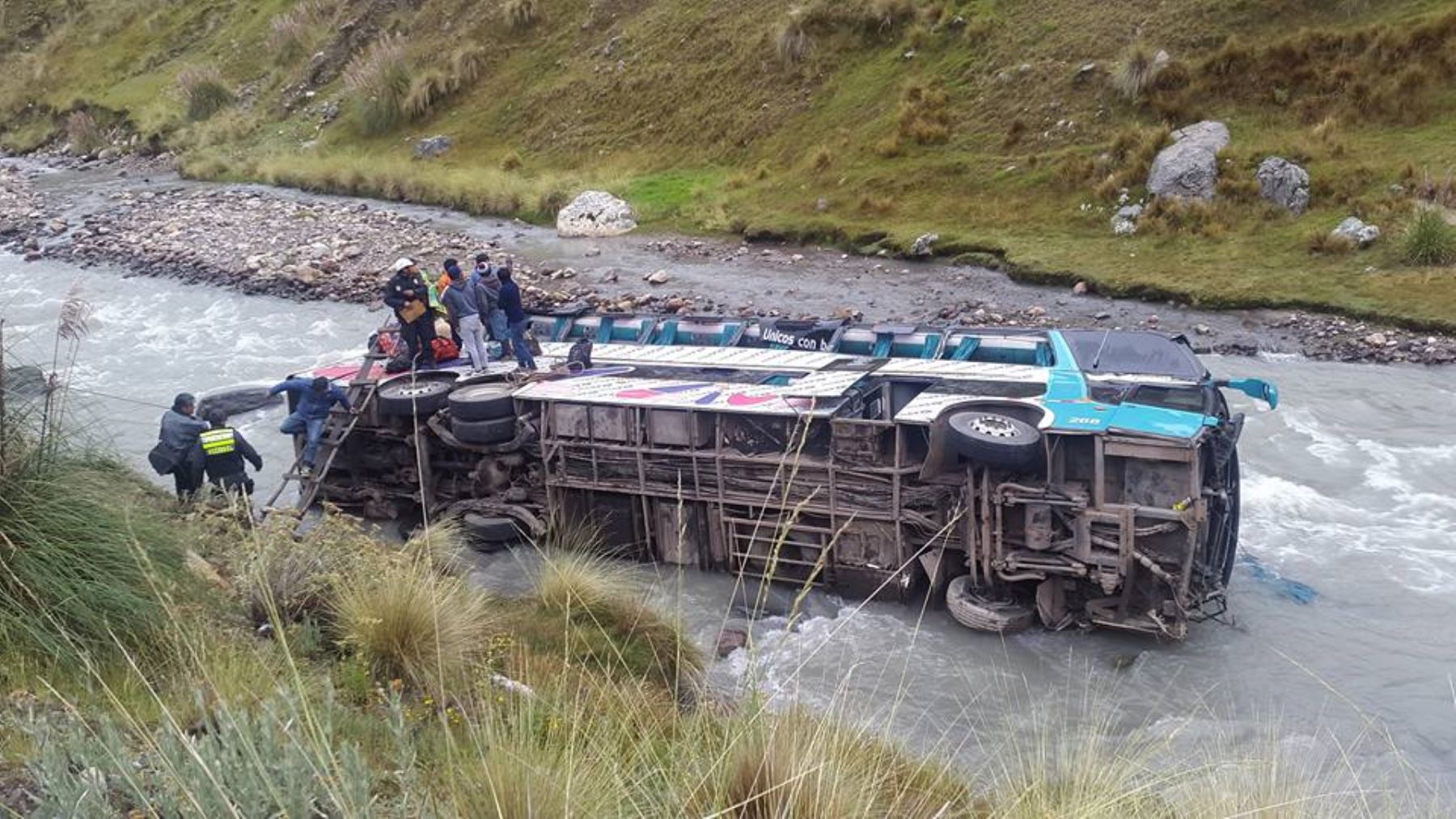 Confirman que son 20 fallecidos en caída de bus a un río en Cusco. ANDINA/Difusión