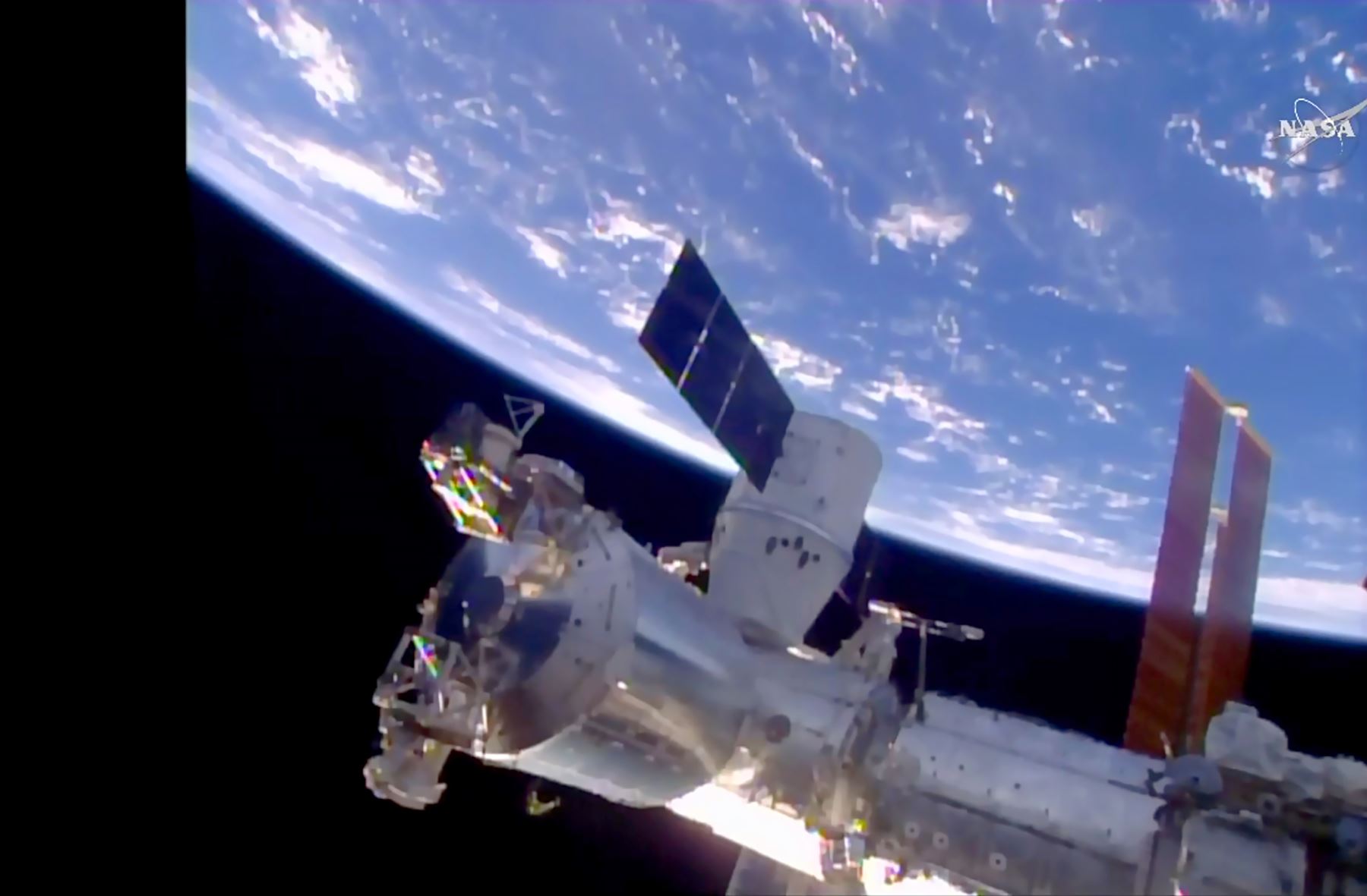 La cápsula Dragon de SpaceX llegó a la Estación Espacial Internacional. Foto: AFP