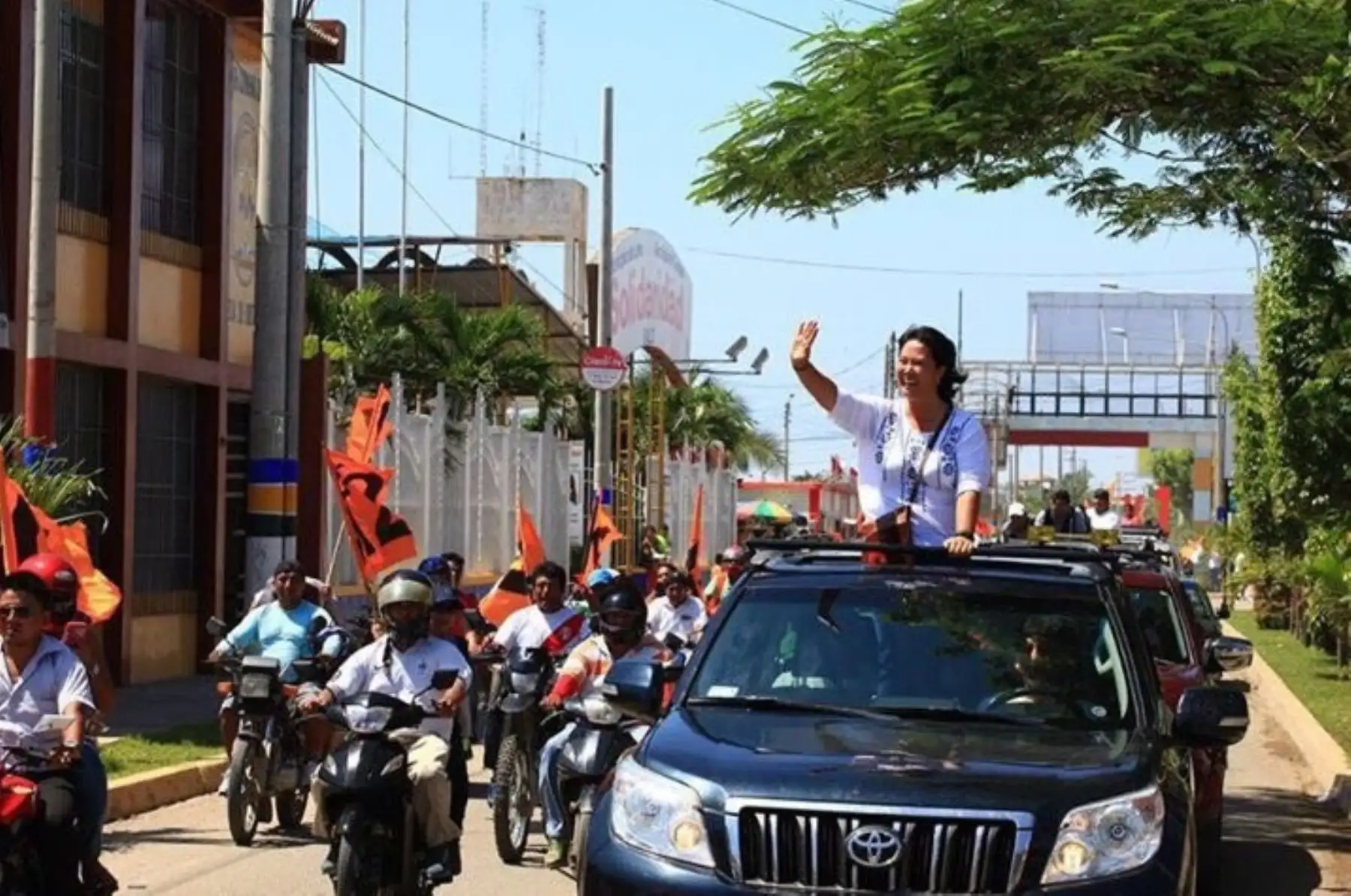 Keiko Fujimori visitó diversas localidades de Tumbes hoy