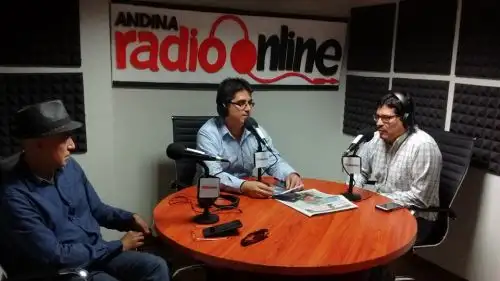 La banda Cementerio Club visitó la cabina de Andina Radio Online hoy.