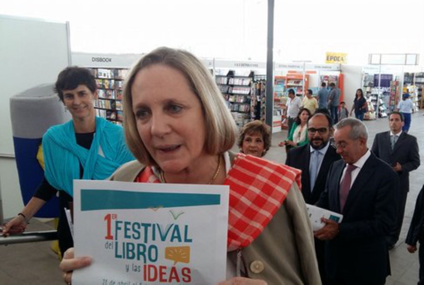 Ministra de Cultura Diana Álvarez Calderón en inauguración de la Feria del Libro y de las Ideas