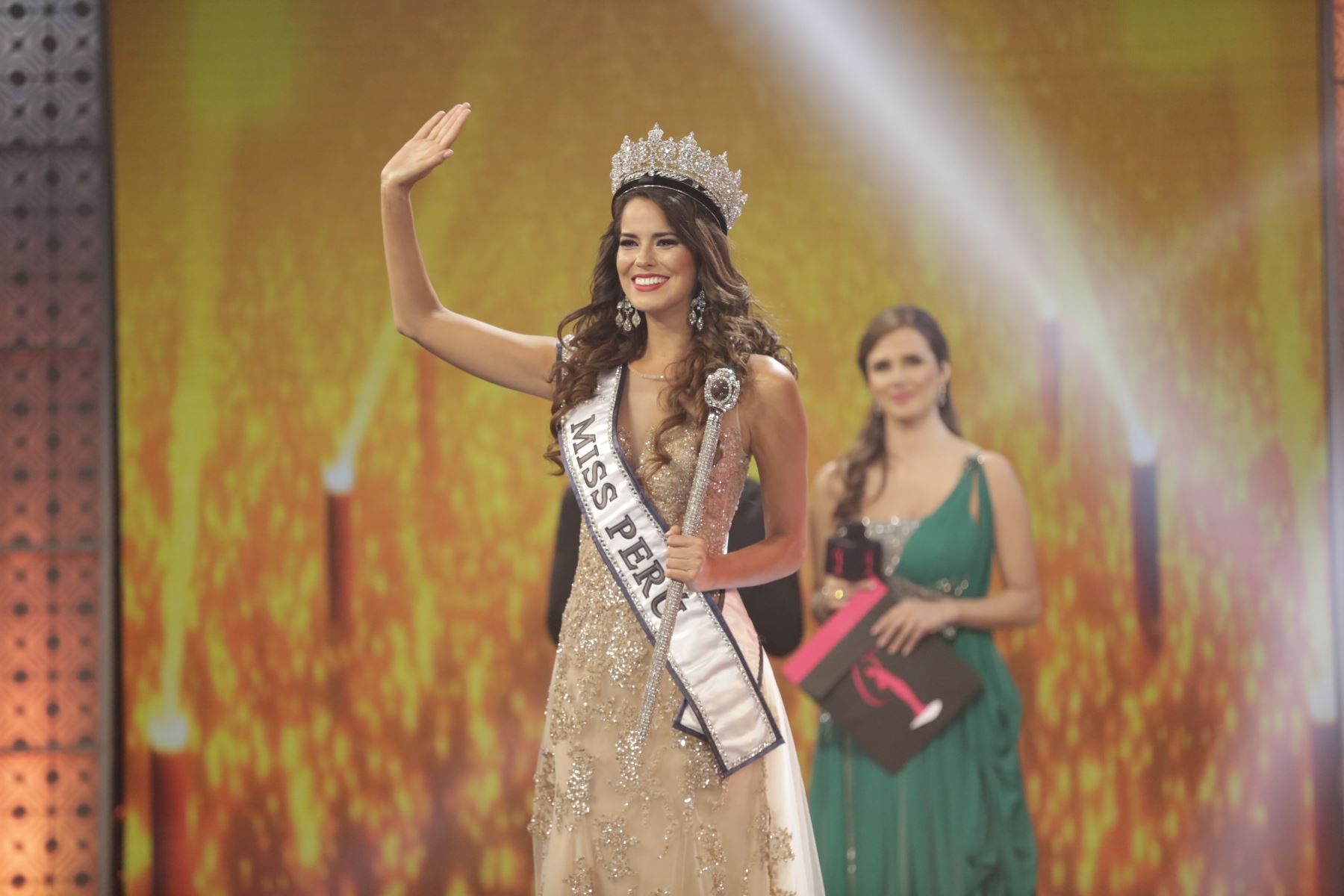 Miss Perú2016:  Valeria Piazza fue coronada anoche.