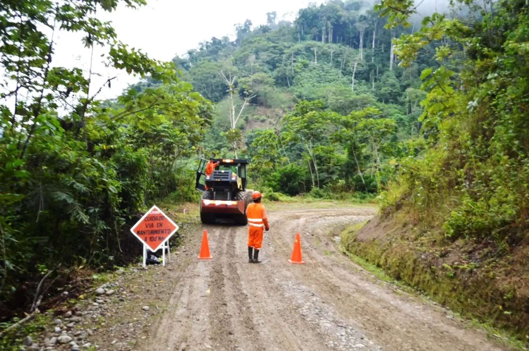 A partir del 13 de marzo próximo regirá la ampliación por 30 días del estado de emergencia en el corredor vial Apurímac-Cusco-Arequipa, a fin de garantizar el accionar de la Policía Nacional con el apoyo de las Fuerzas Armadas, ante cualquier alteración del orden público, según dispone un Decreto Supremo publicado hoy por el Ejecutivo. ANDINA/Difusión