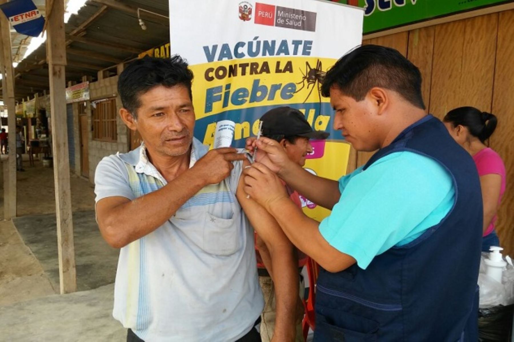 Como parte de las acciones de prevención contra la fiebre amarilla, el Ministerio de Salud (Minsa), en coordinación con la Red de Salud Pichanaqui, inició una campaña de vacunación contra esta enfermedad en esa importante ciudad de la selva central, donde se beneficiarán 1,600 personas.