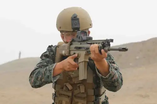 A Peruvian soldier performs shooting exercises. ANDINA/Difusión