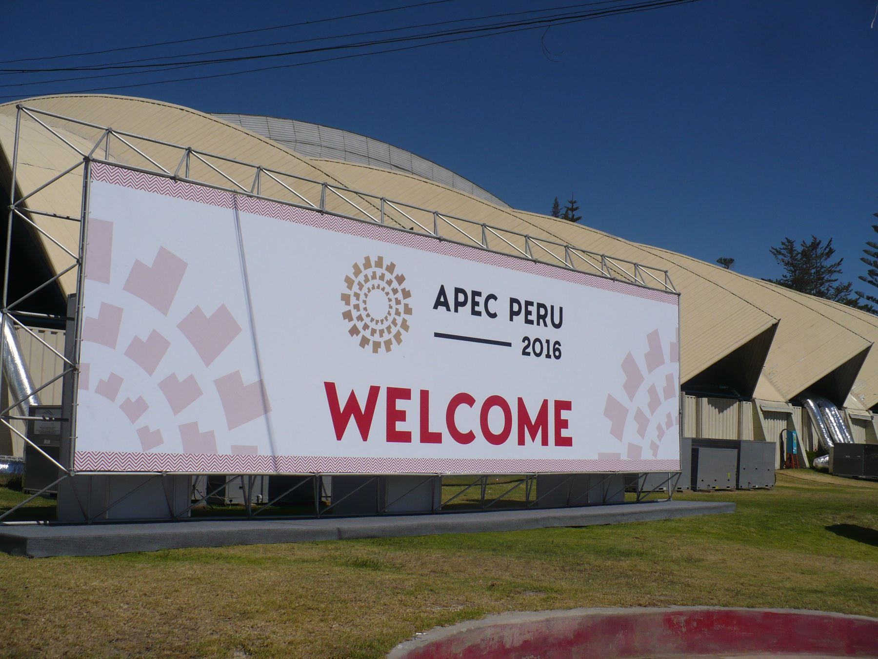 Altos funcionarios de APEC continúan reuniones en Arequipa.