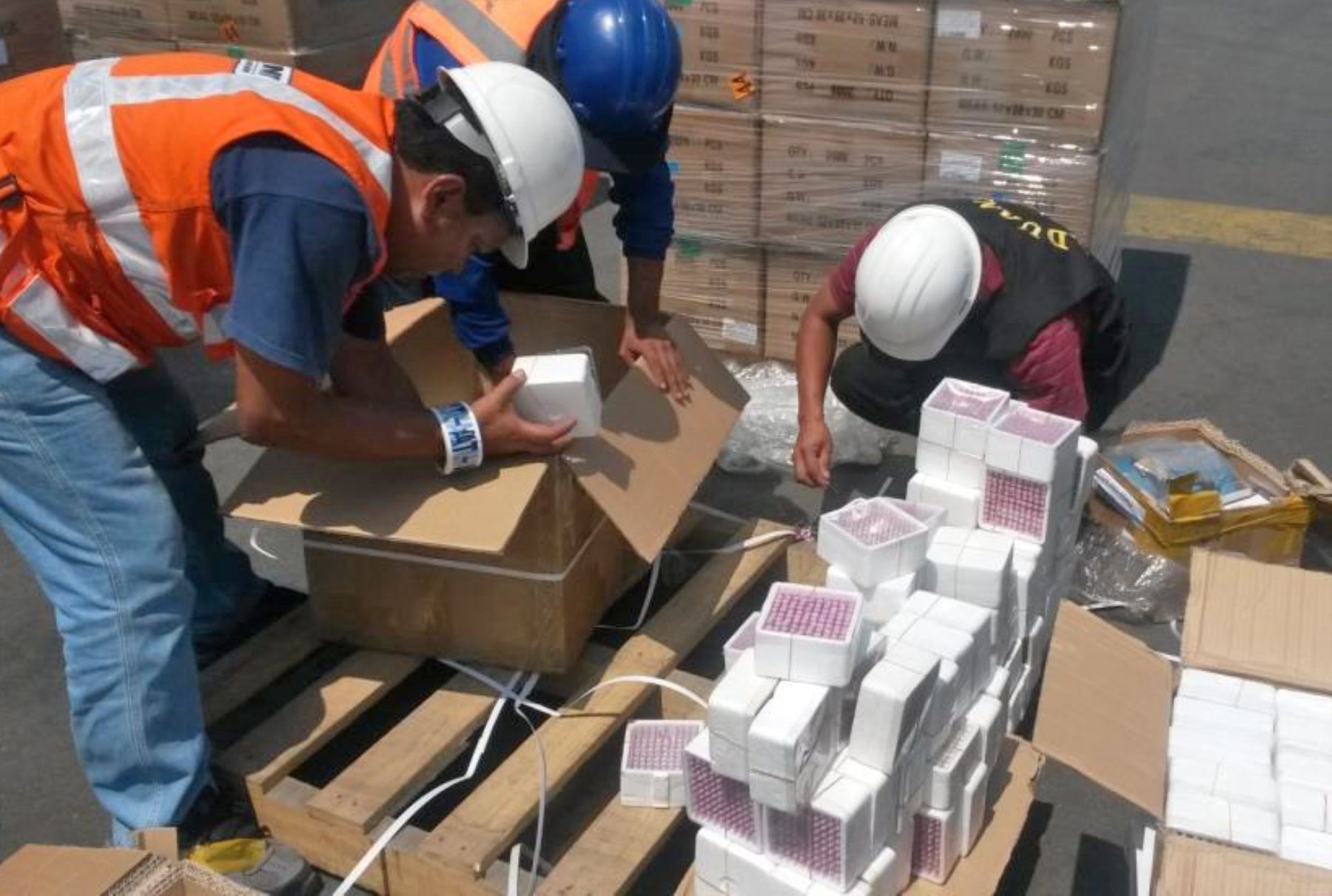 Decomisan equipos médicos de contrabando. Foto: Andina/Difusión