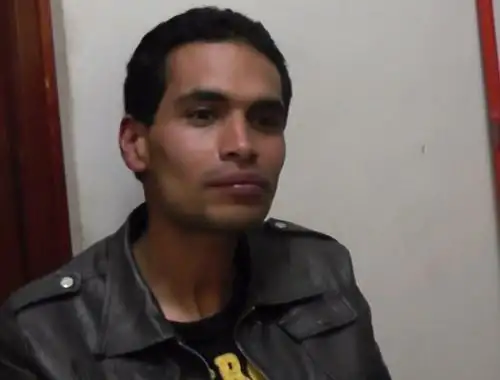 En el local de la Policía Fiscal del Cusco permanece detenido el ciudadano colombiano Andrés Felipe Palacios Bustos, de 28 años, quien es investigado por ser el autor presunto de pintas en la fachada de una casona ubicada en la Cuesta del Almirante, a escasos metros de la plaza de Armas, en el centro histórico de la Ciudad Imperial. Foto: ANDINA/Percy Hurtado Santillán.