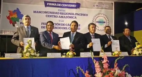 Los gobernadores regionales que integran la Mancomunidad Pacífico Centro Amazónica (PACA), reunidos en la ciudad de Huacho, acordaron gestionar mega proyectos viales y ferroviarios para formar corredores integrales de desarrollo económico y turístico.
