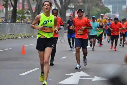 LIMA, PERÚ - MAYO 15. Corredores participan en Maratón Lima 42K. Foto: ANDINA/Diana Marcelo