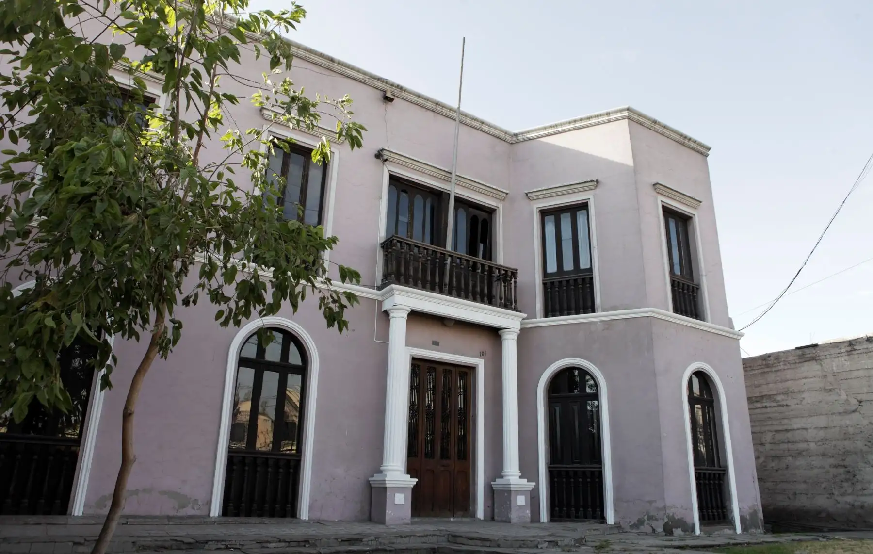 Casa donde nació el escritor Mario Vargas Llosa forma parte de la ruta cultural implementada en Arequipa. ANDINA/archivo