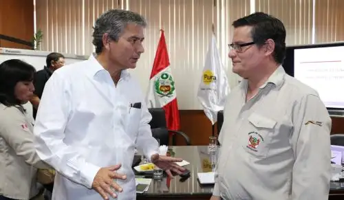 Sernanp y gobernador regional de Piura, Reynaldo Hilbck, se reúnen para tocar creación de Zona Reservada Mar Pacífico Tropical.