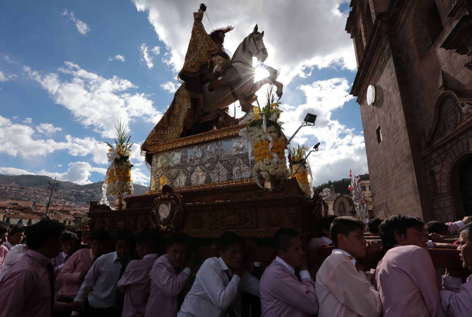 Thousands celebrate feast of Corpus Christi in Cusco News ANDINA Peru News Agency
