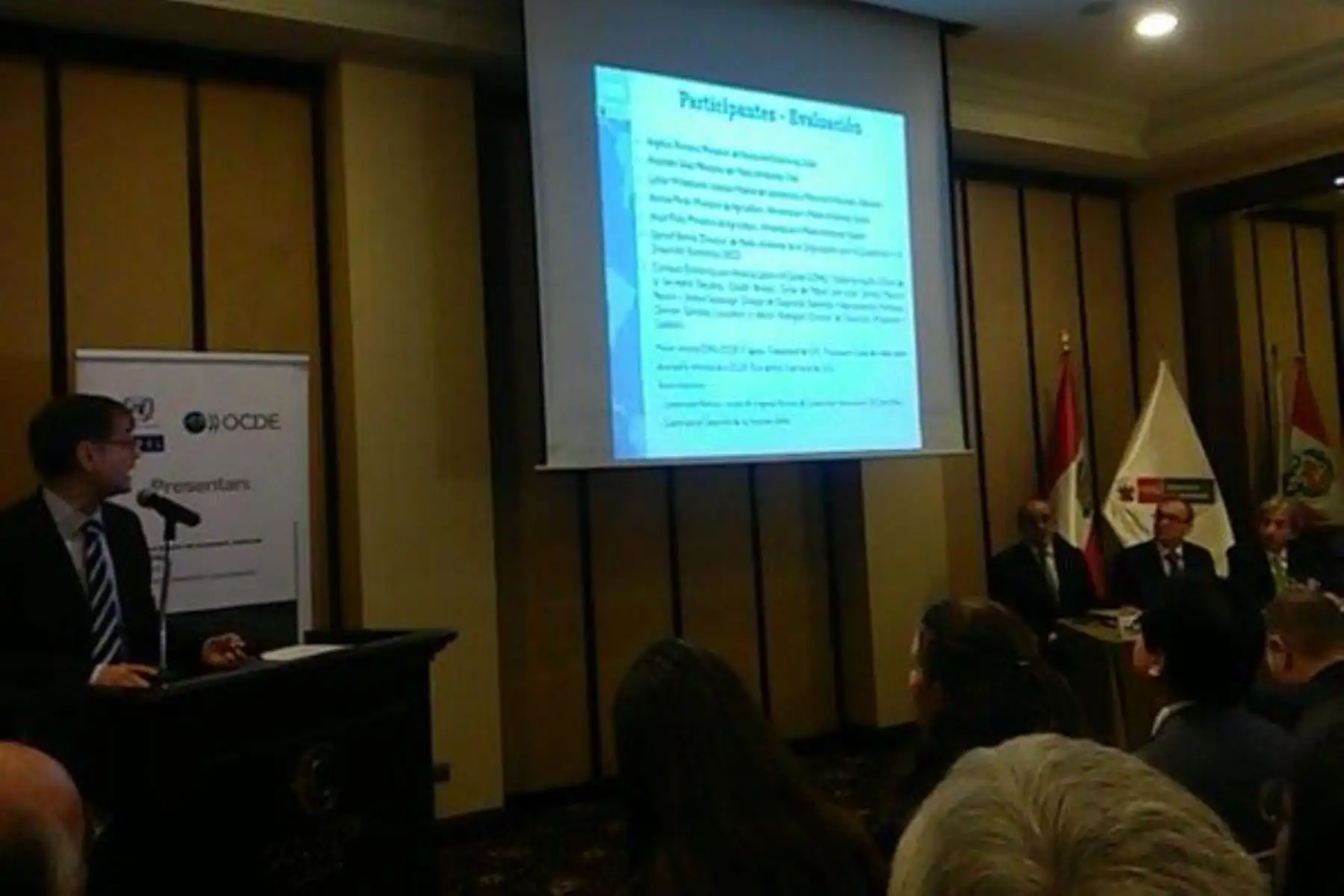 Carlos De Miguel, jefe de la Unidad de Políticas para el Desarrollo Sostenible de Comisión Económica para América Latina y el Caribe (CEPAL), presenta informe de Evaluación del Desempeño Ambiental Peruano elaborado por la esa entidad y el OCDE.