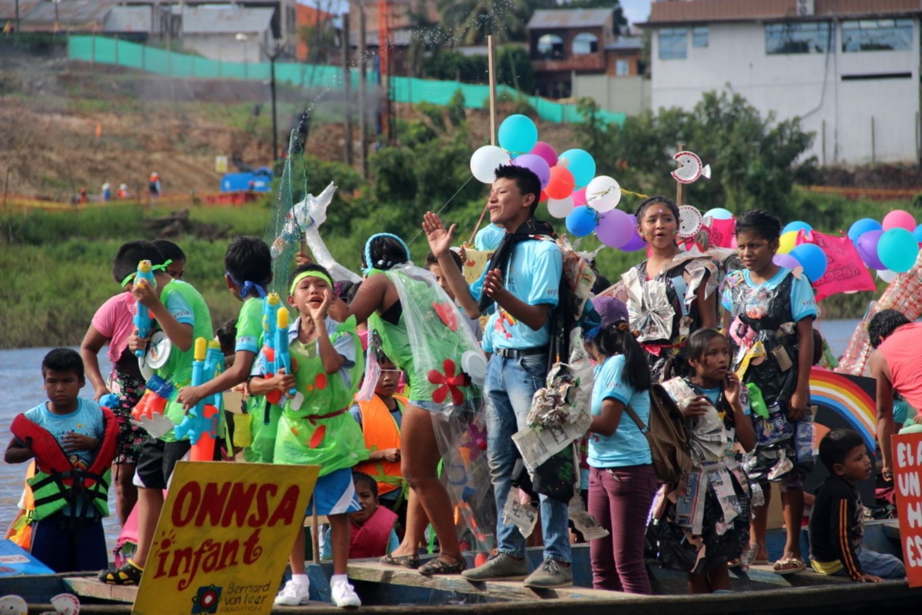 El río Itaya se convirtió por quinta vez en un escenario de alegría, color y mucho entusiasmo durante los tres días que duró el Festival del Agua, organizado por los niños, niñas y adolescentes de las comunidades San José, San Andrés, Nuevo Campeón y Ocho de diciembre, en la zona baja de Belén, en la ciudad de Iquitos.