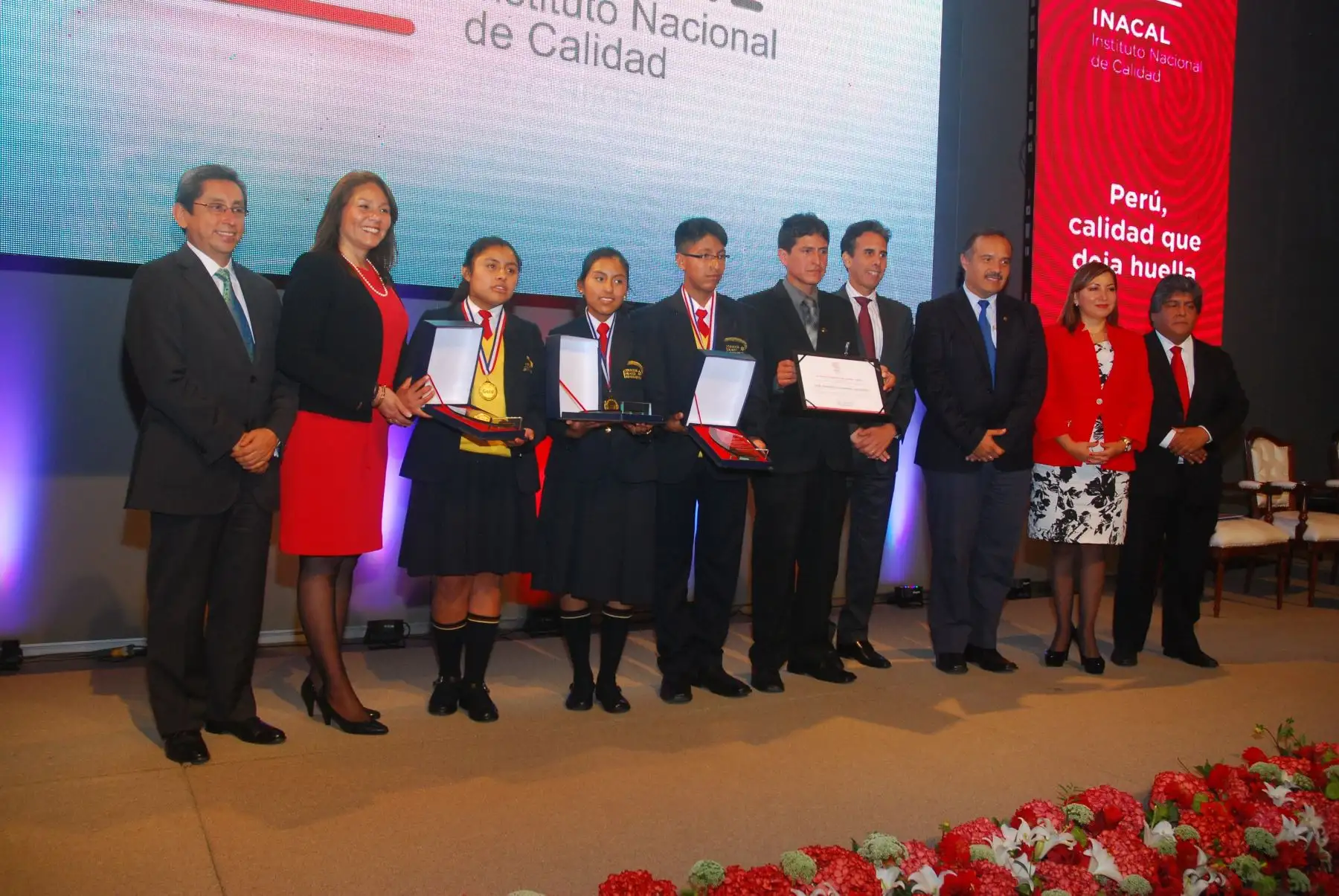 Alumnos del Colegio de Alto Rendimiento (Coar) Cusco ganaron en Olimpiada Internacional de Normalización en Corea del Sur, el año pasado.