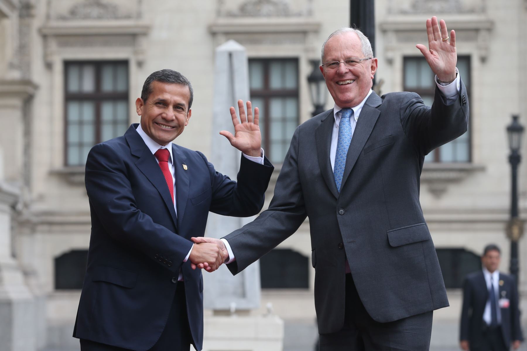 LIMA,PERÚ-JUNIO 22. Presidente Ollanta Humala recibe al presidente electo Pedro Pablo  Kuczynski en Palacio de Gobierno.

Foto:ANDINA/Oscar Farje Gomero.