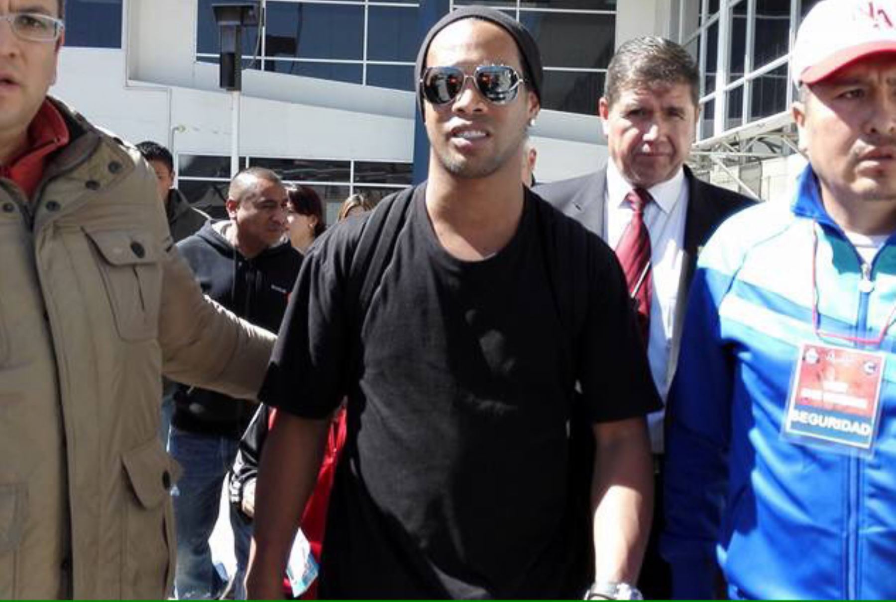 Ronaldinho llega a Perú