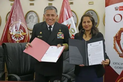 Con la finalidad de promover y desarrollar acciones en beneficio de las zonas más necesitadas del territorio nacional, la Oficina Nacional de Gobierno Interior (Onagi) y el Comando Conjunto de las Fuerzas Armadas (CCFFAA) suscribieron un convenio de cooperación interinstitucional para el desarrollo e implementación de la Estrategia de Seguridad Multidimensional.