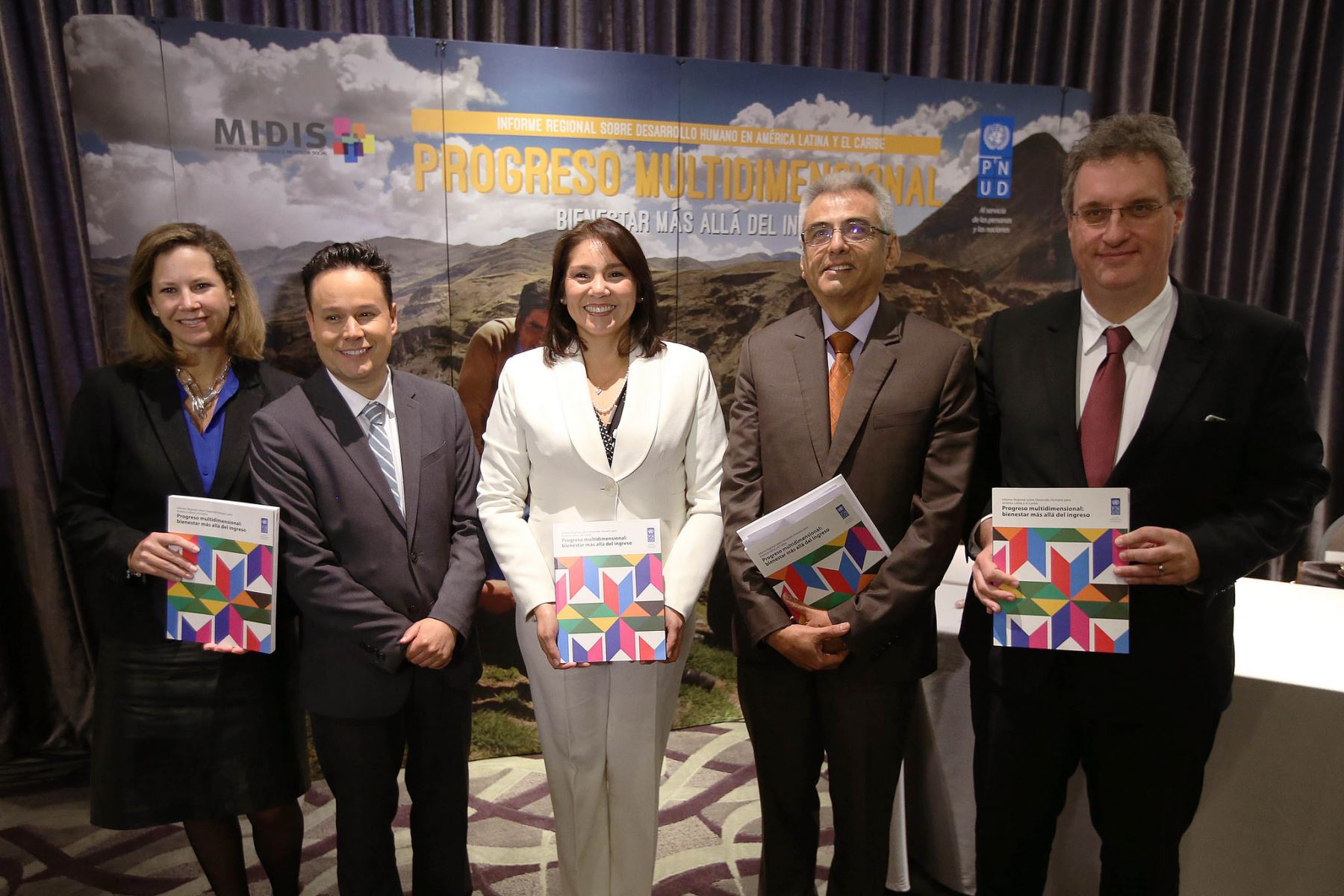 La ministra Paola Bustamante participó en el lanzamiento del informe regional del PNUD.