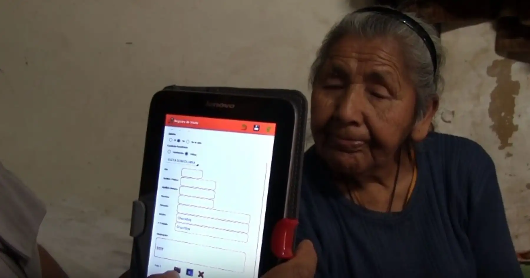 El Programa Nacional de Asistencia Solidaria Pensión 65 diseñó y puso en funcionamiento una innovadora plataforma tecnológica de creación propia basada en la georreferenciación y un aplicativo móvil, que le ha permitido optimizar su desempeño en beneficio de los adultos mayores, así como el de otros programas sociales que han tenido acceso a esta herramienta.