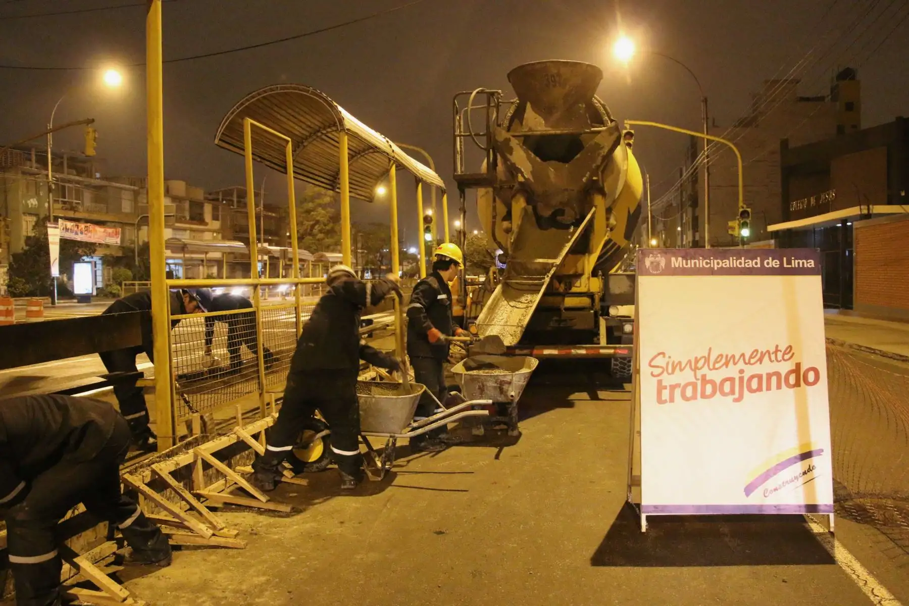 Los trabajos son realizados por las noches y culminarán el 26 de julio. FOTO: ANDINA/Difusión