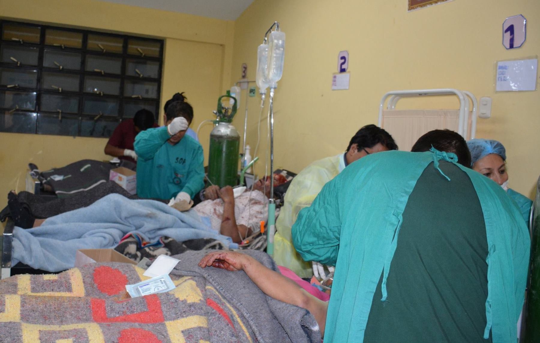 Heridos del accidente de tránsito en Colquemarca, Chumbivilcas, Cusco, son atendidos en hospitales. ANDINA/Percy Hurtado