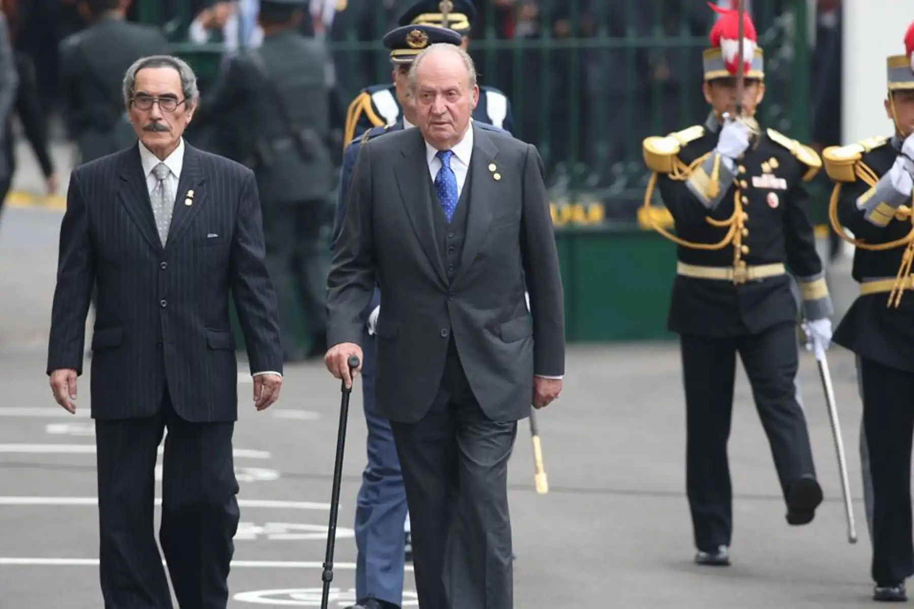LIMA PERÚ, JULIO 28 .Llegada del Rey emérito de España,Juan Carlos al  Congreso de la República. Foto: ANDINA/Melina Mejía