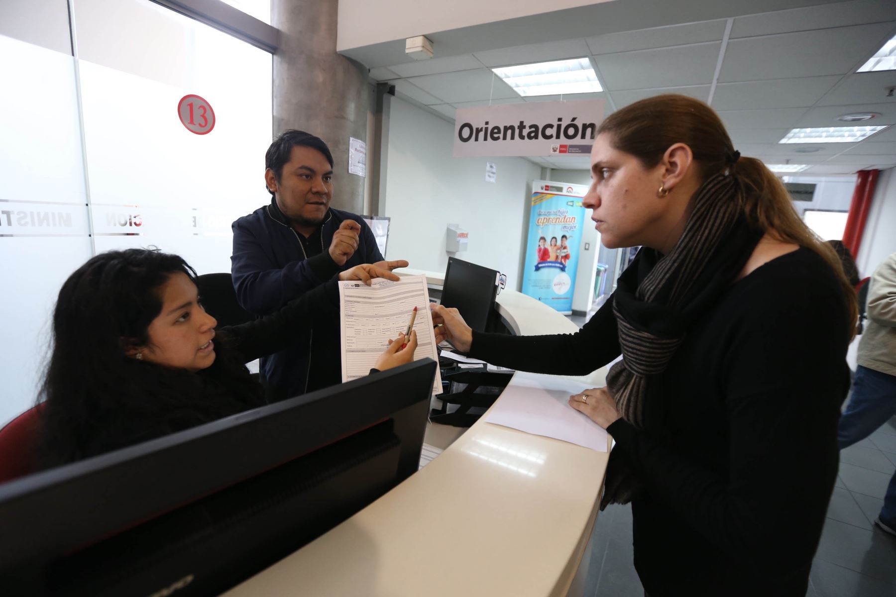 Personas con discapacidad auditiva tendrán servicio de intérprete de Lengua de Señas en el Ministerio de Educación. Foto: Andina/Difusión