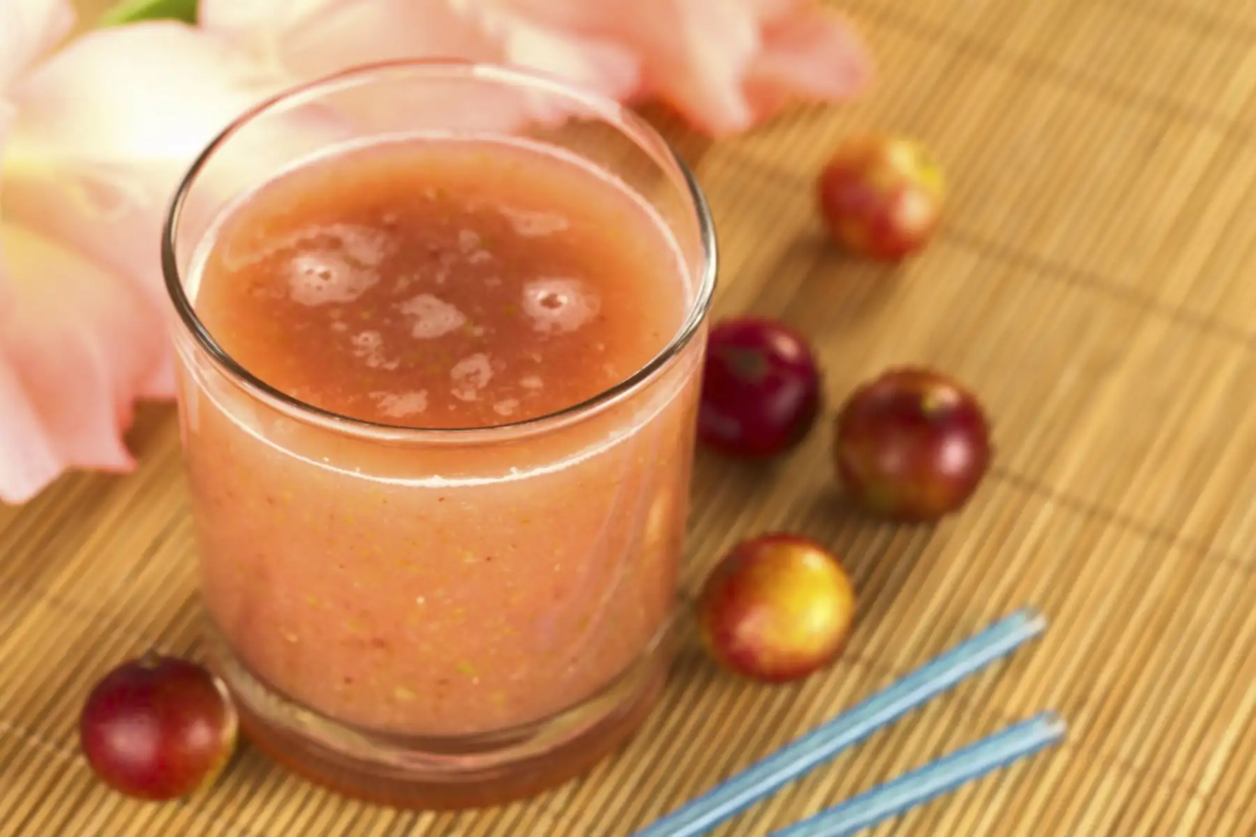 El camu camu es un fruto amazónico que es una excelente fuente de vitamina C que ayuda a prevenir muchas enfermedades, entre ellas el cáncer, males respiratorios, además de ser una excelente fuente de energía y gran regenerador de tejidos. ANDINA/Archivo