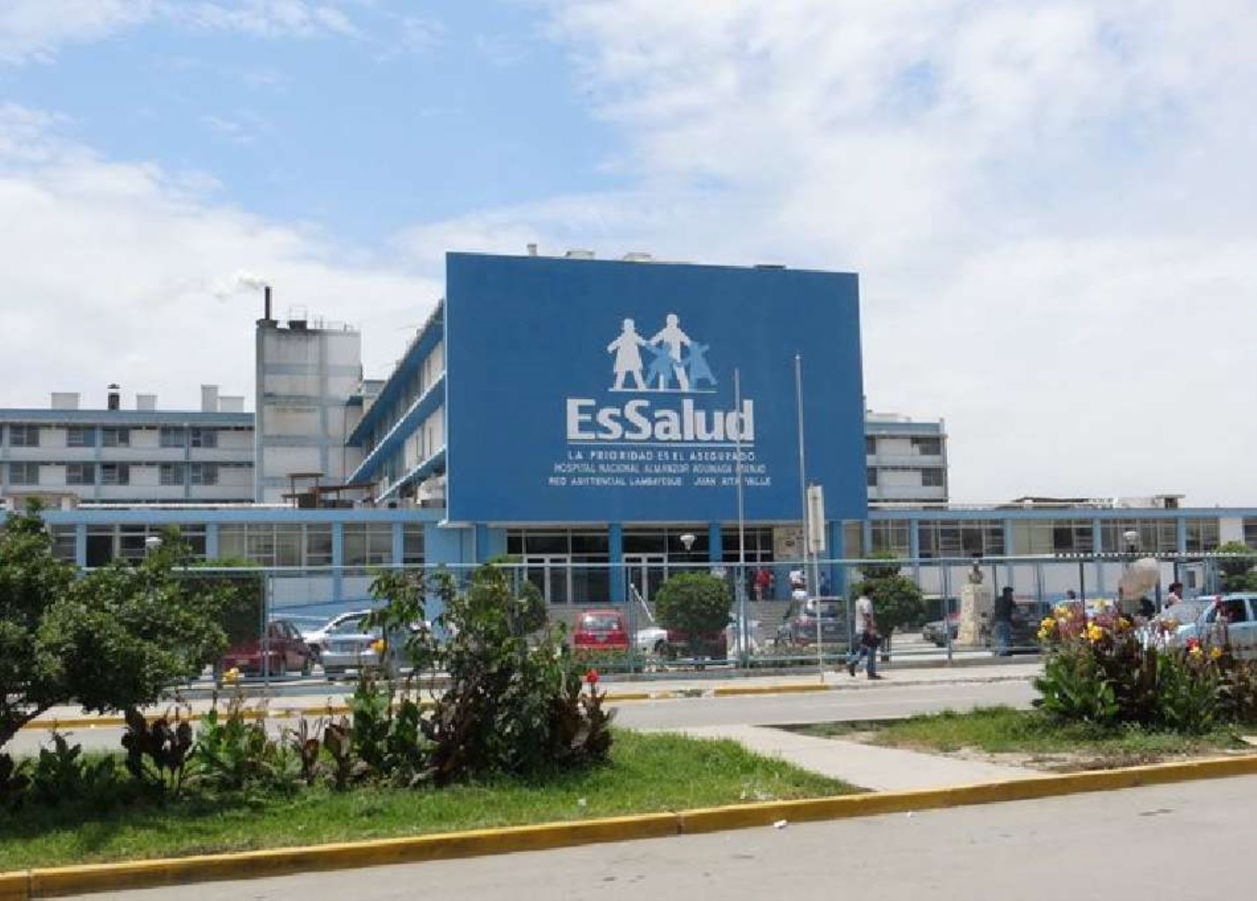 En el Hospital Almanzor Aguinaga de EsSalud, en Lambayeque, no se ha registrado ningún tipo de afectación personal ni de equipamiento debido a las fuertes lluvias que se registraron hoy y que se filtraron en el primer y segundo piso de dicho nosocomio.ANDINA/Difusión