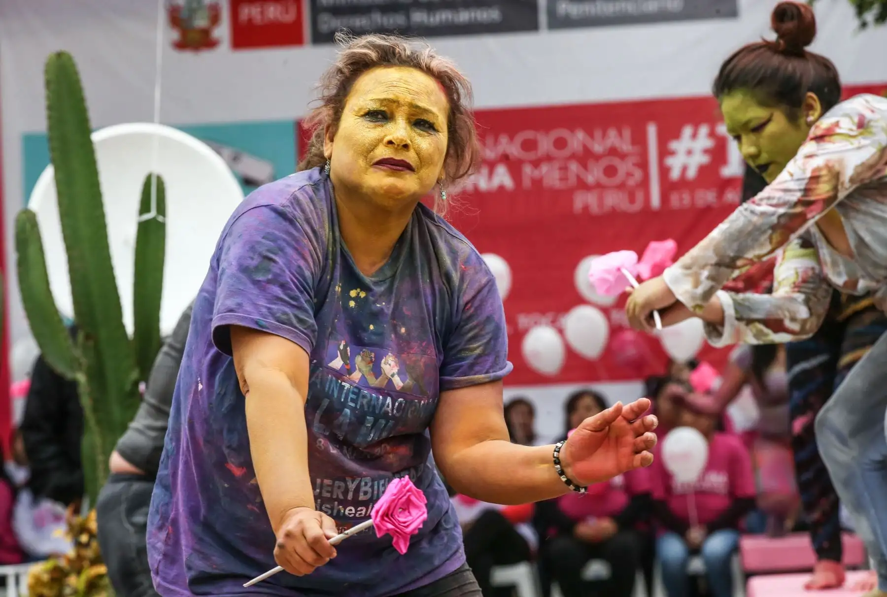 LIMA, PERÚ - AGOSTO 12.Ministra de justicia Marisol Pérez Tello asistió al penal Santa Mónica donde presenció una performance artística de las internas con motivo de la marcha Ni una menos. Foto: ANDINA/ Juan Carlos Guzman