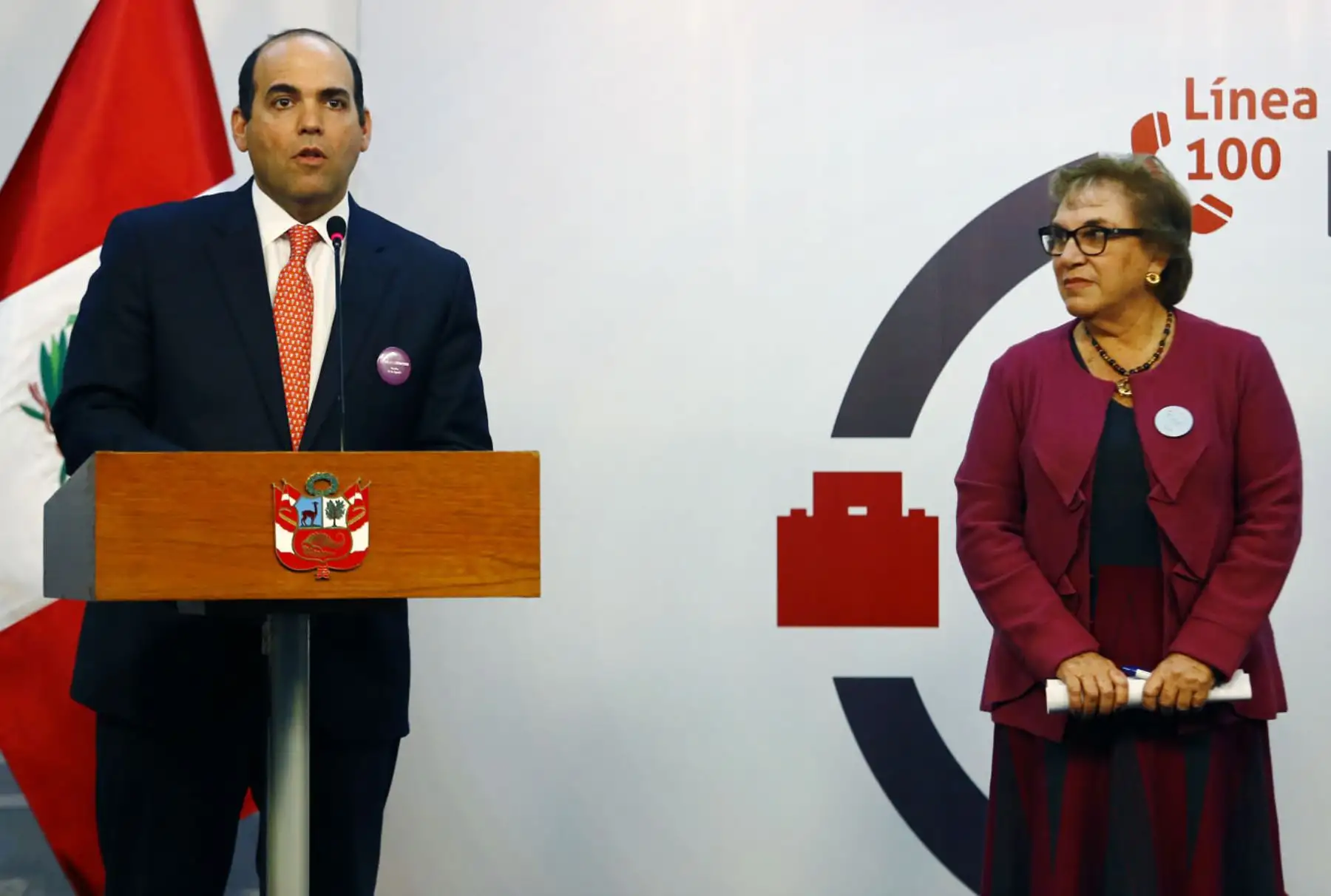 LIMA PERÚ, AGOSTO 11. Ministra de la Mujer, Ana Maria Romero, junto al Premier, Fernando Zavala presenta el plan de trabajo de su cartera ministerial. Foto:ANDINA/Melina Mejía