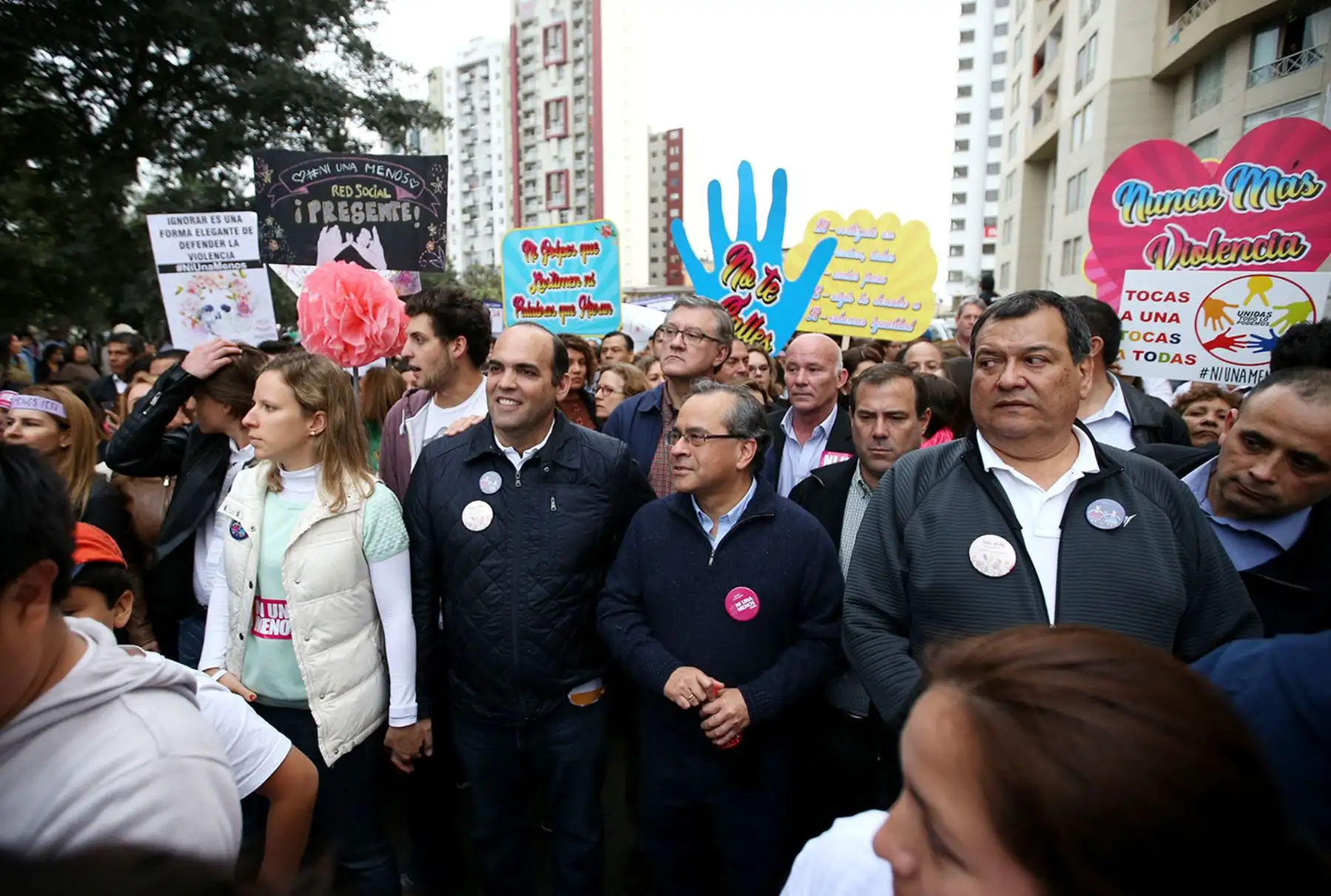 LIMA PERU, AGOSTO 13. Primer Ministro Fernando Zavala participa de la marcha Ni una Menos. Foto: ANDINA/Juan Carlos Guzmán