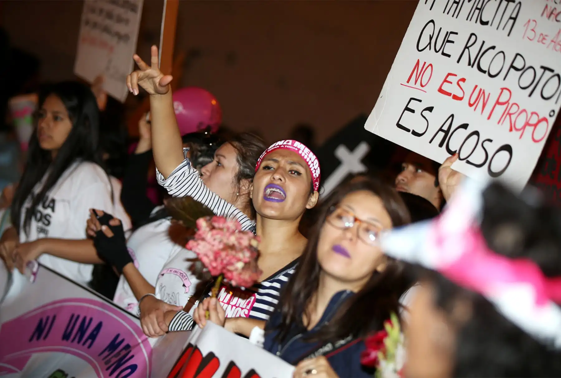 LIMA PERU, AGOSTO 13. Ciudadanos participan masivamente de la marcha Ni una Menos. Foto: ANDINA/Juan Carlos Guzmán