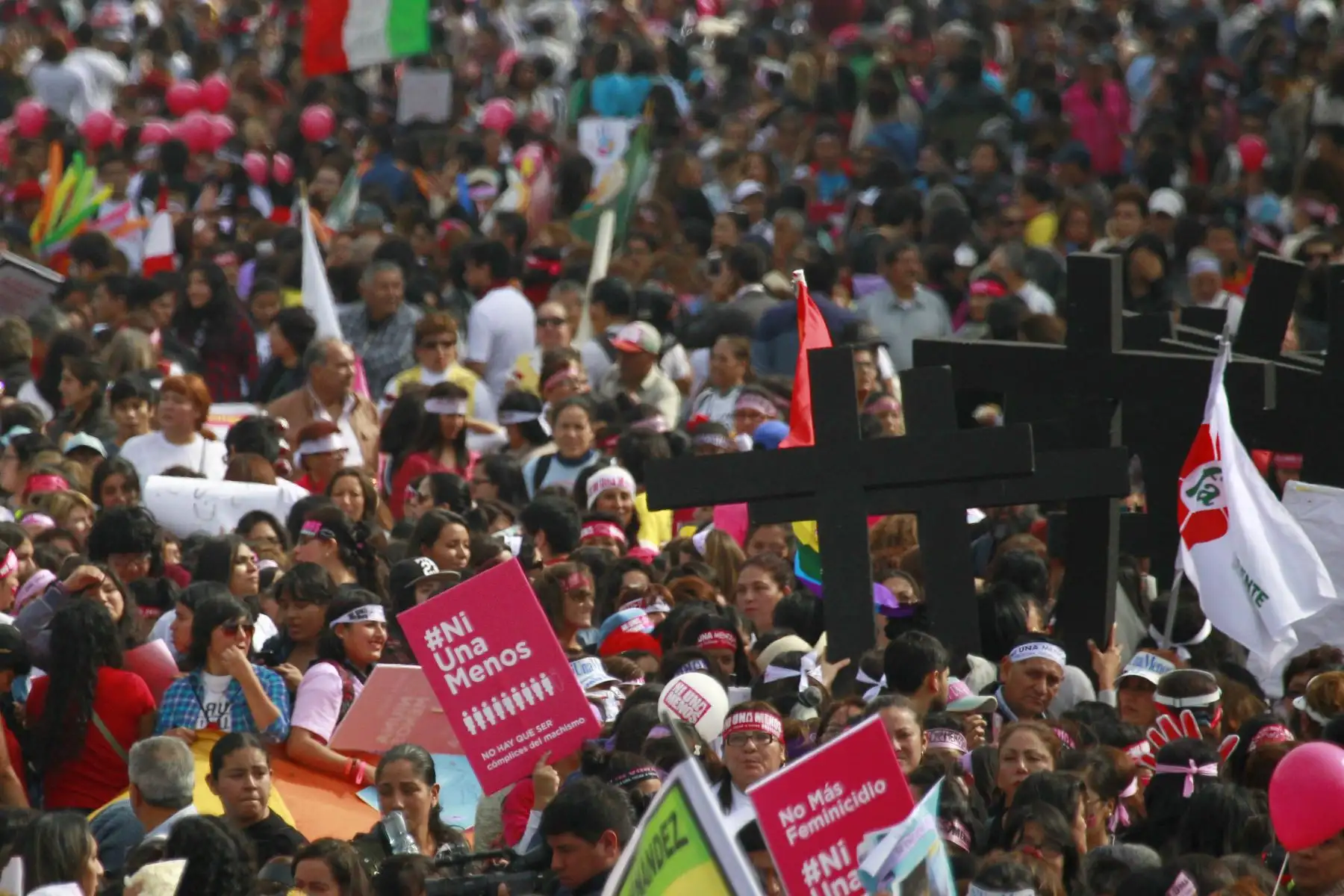 LIMA,PERÚ-AGOSTO 13. Marcha "Ni una menos", que busca desterrar toda forma de violencia contra la mujer.Foto: ANDINA/Jhony Laurente