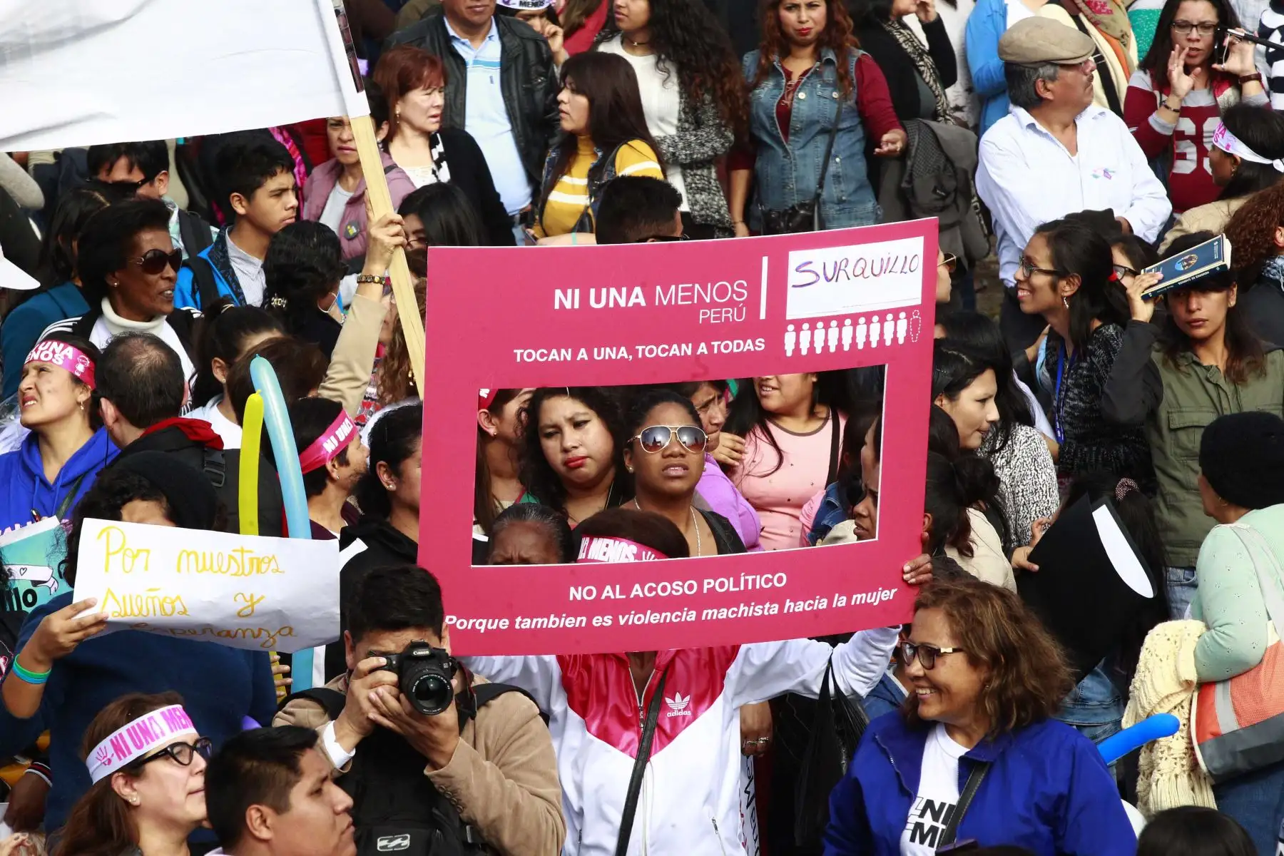 LIMA,PERÚ-AGOSTO 13. Marcha "Ni una menos", que busca desterrar toda forma de violencia contra la mujer.Foto: ANDINA/Jhony Laurente