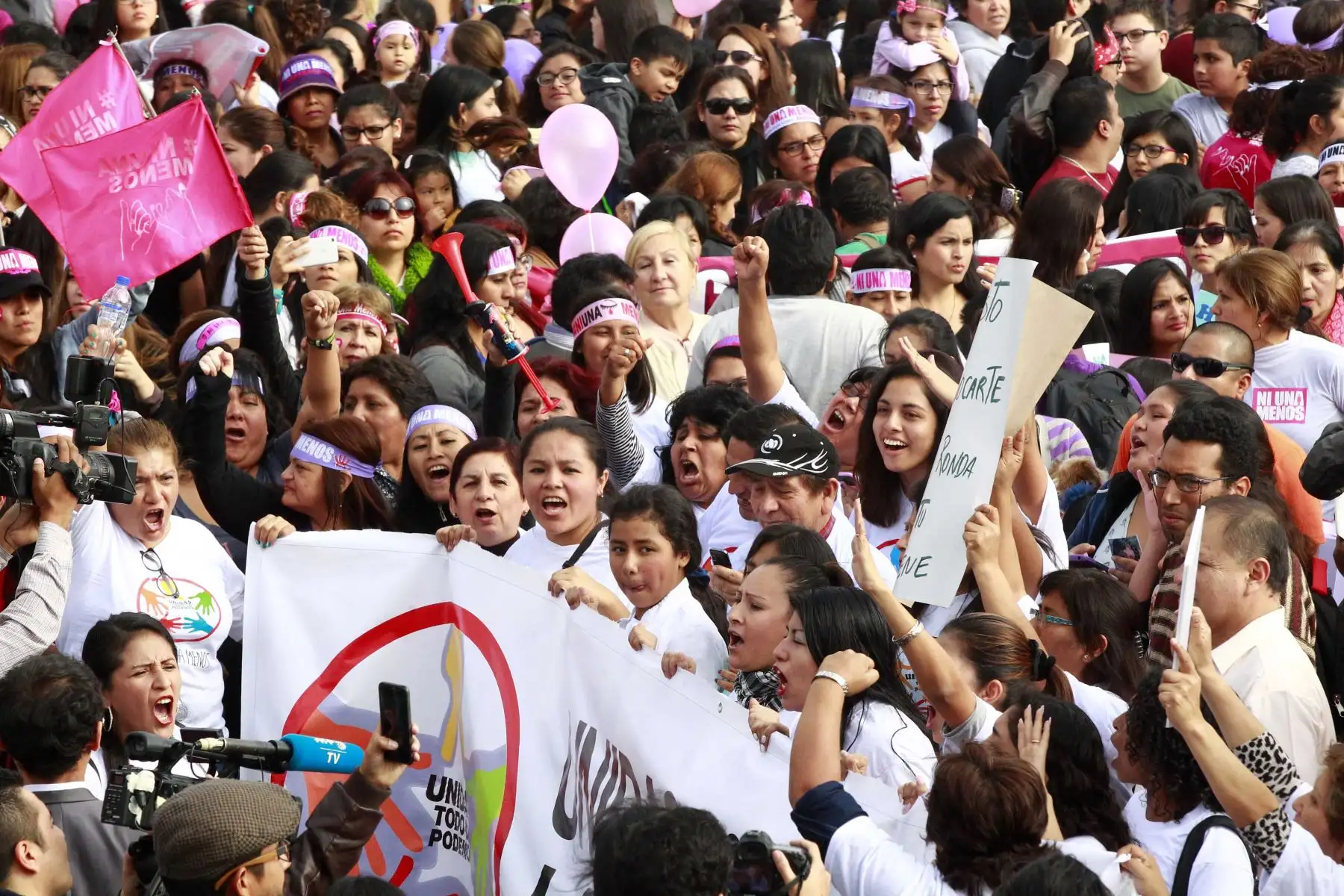 LIMA,PERÚ-AGOSTO 13. Marcha "Ni una menos", que busca desterrar toda forma de violencia contra la mujer.Foto: ANDINA/Jhony Laurente