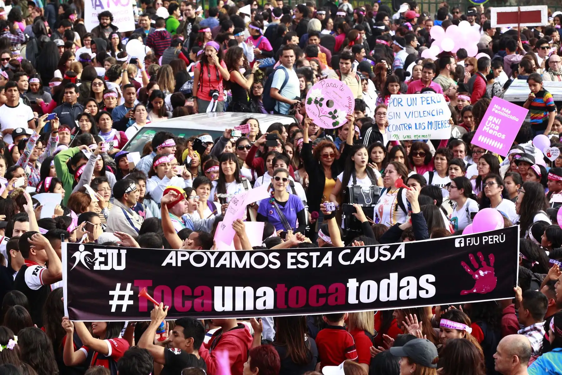 LIMA,PERÚ-AGOSTO 13. Marcha "Ni una menos", que busca desterrar toda forma de violencia contra la mujer.Foto: ANDINA/Jhony Laurente