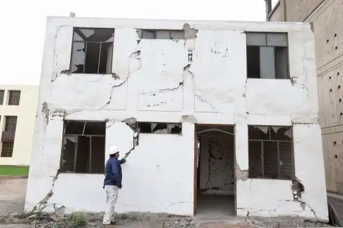 Vivienda con ladrillo pandereta reforzado que resiste sismo y no se cae, aunque sufre algunos daños. Fue construido en el 2009 dentro de la UNI. ANDINA/Oscar Farje