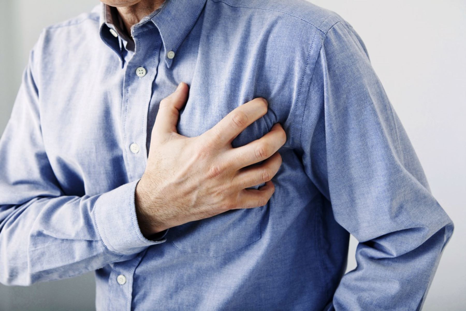 Los riesgos de sufrir un mal cardiaco se incrementan por una mala alimentación alta en gasas saturadas. Foto: ANDINA/Difusión.