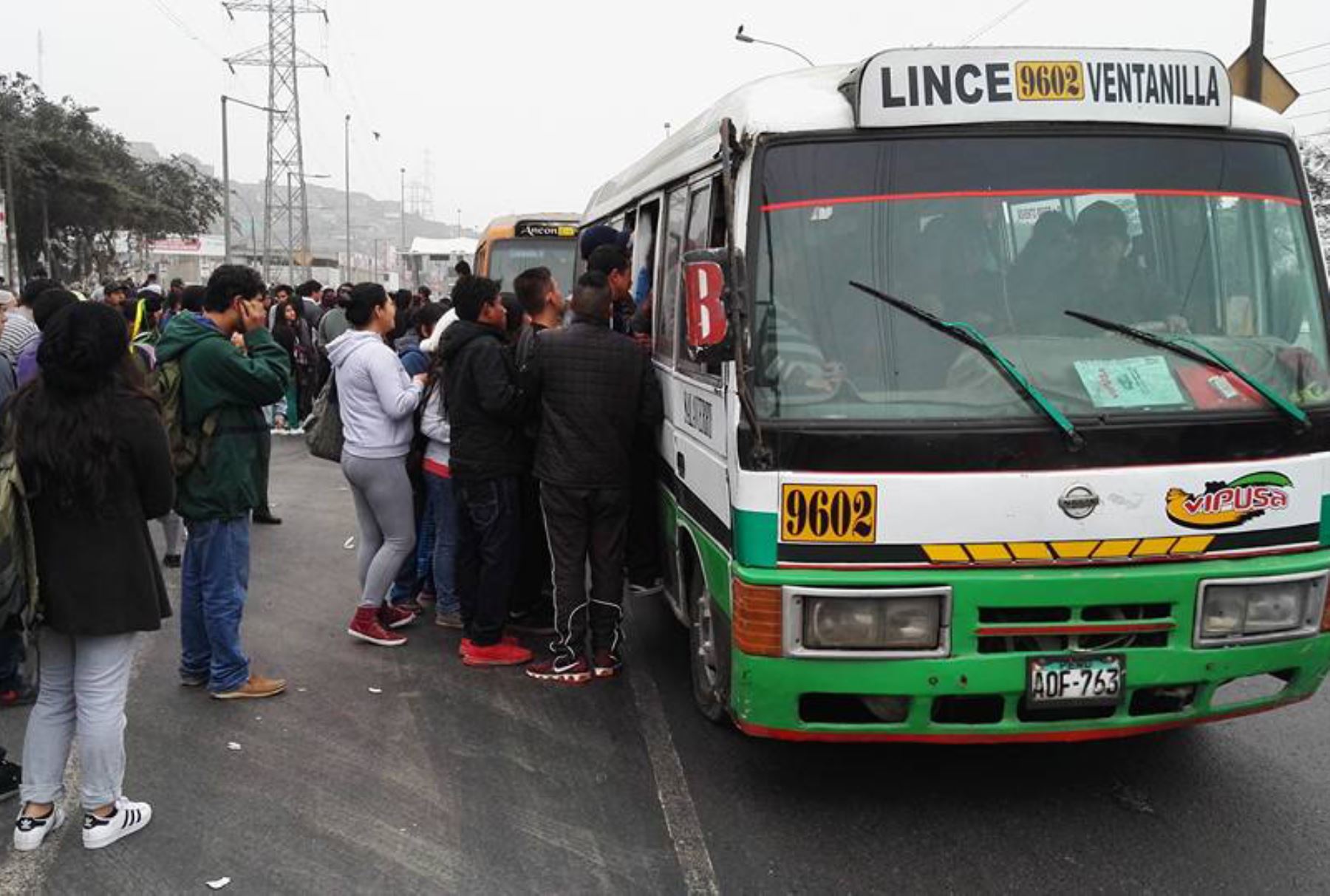 Usuarios de Lima Norte se vieron afectados por paro de transportistas. Foto: ANDINA/ Percy Buendía