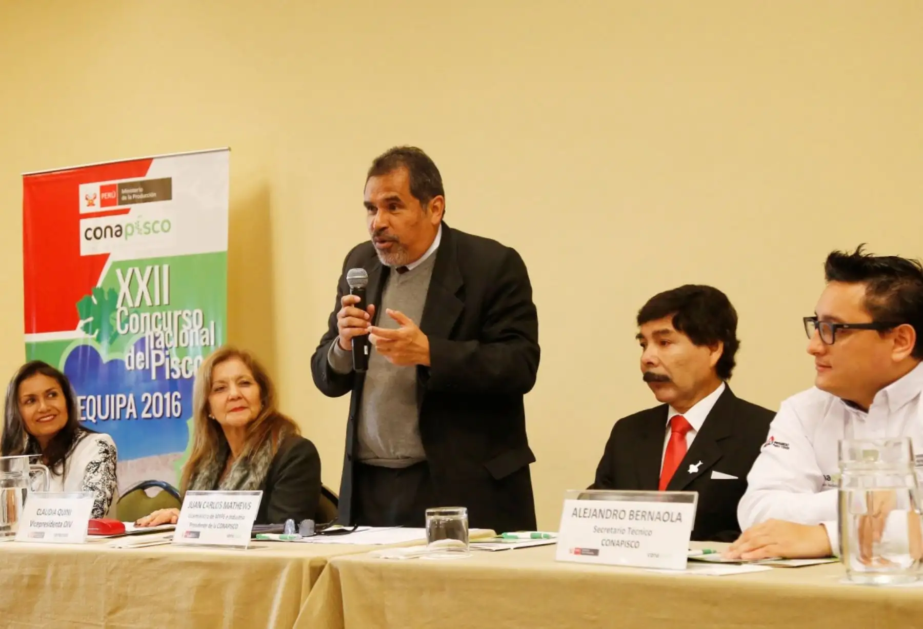 Viceministro de Mype e Industria, Juan Carlos Mathews, en XXII Concurso Nacional del Pisco en Arequipa.Foto: Produce.