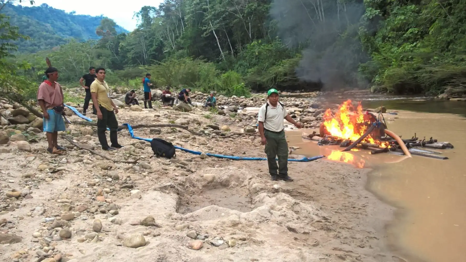 Realizan operativo conjunto contra la minería ilegal en reserva comunal El Sira.