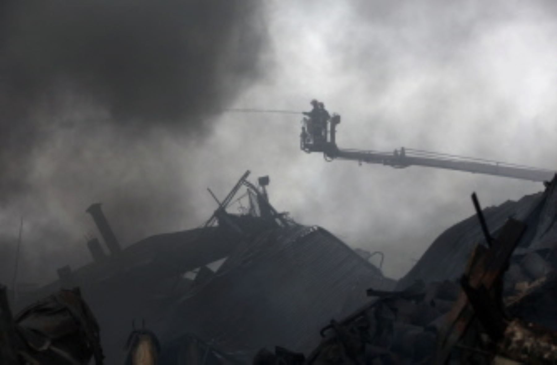 Incendio en fábrica de Bangladesh deja 25 muertos y al menos 16 heridos. AFP